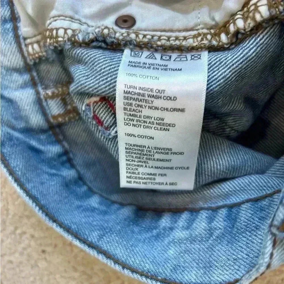 BDG essential short mid rise light blue distressed jeans - Picture 4 of 4